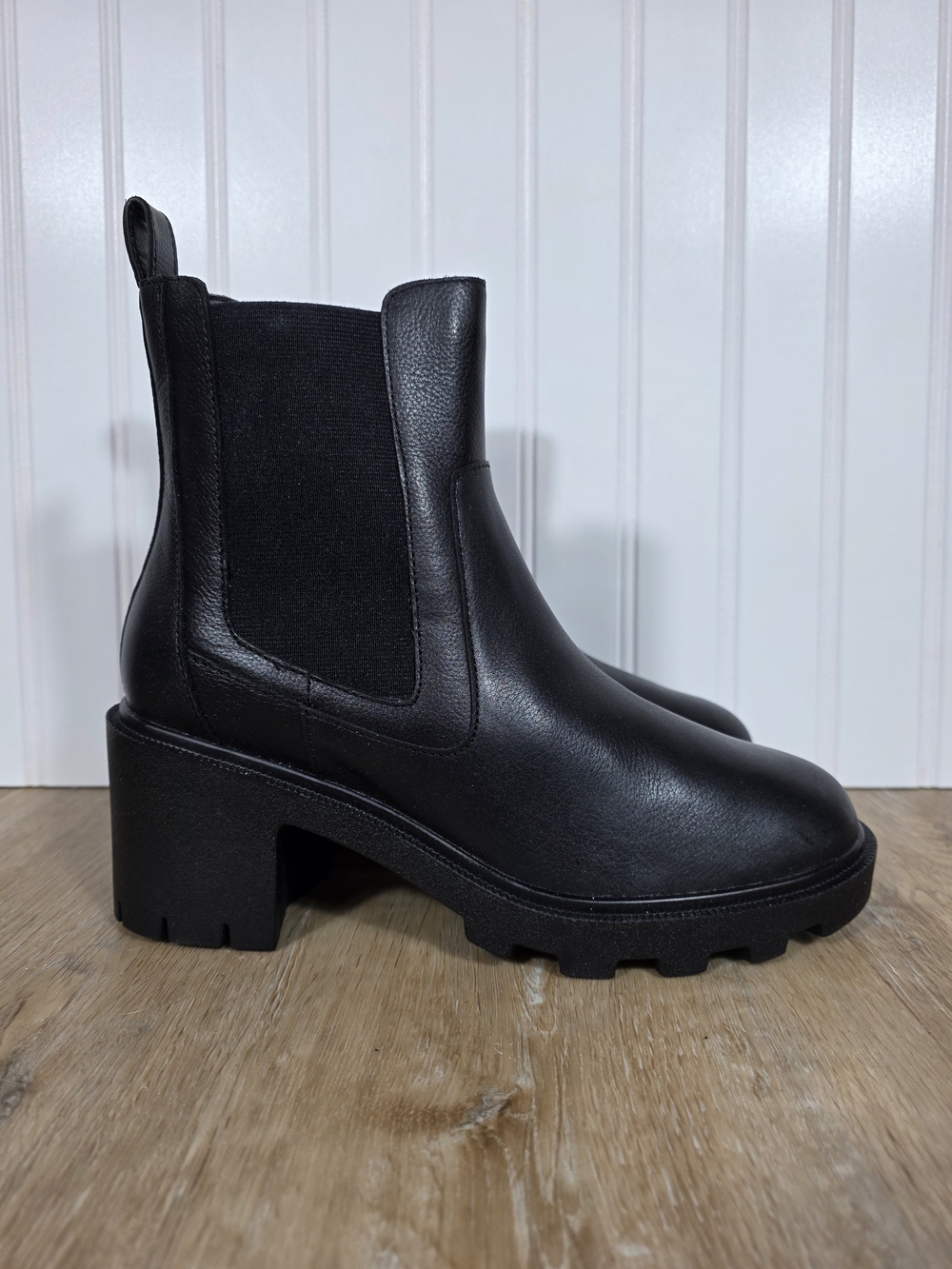 🆕️Lisa Vicky Black Chelsea Lug Heel Boots 8M